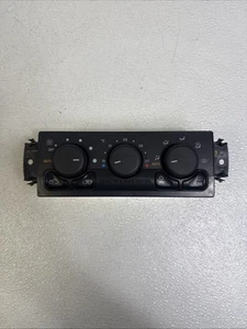 2002 Cadillac Escalade Auto Temperature Climate Control Panel OEM 15072170 - Picture 1 of 12