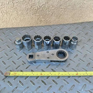 Snap On 1/2" Dr. 7/8'' Tie Rod Adjusting Ratchet No. WA28 W/6 Sockets & Adapter - Picture 1 of 12