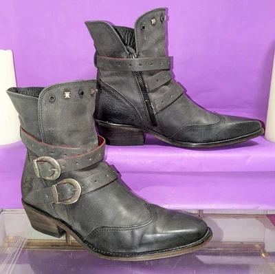 Botines John Fluevog Ruth Mitchell de cuero negro con tachuelas para mujer talla 9,5 Foto 1 de 4