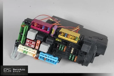 12-14 Mercedes W204 C63 C250 C300 Rear SAM Module Relay Fuse Box Assembly OEM - Image 1 of 4