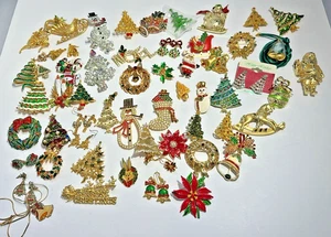 Lotto gioielli NATALE vintage spilla spilla strass firmati orecchini collana - Foto 1 di 24