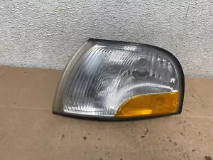 2001 - 2002 Nissan Quest Front Left Driver Lh Side Turn Signal Oem i4501 DG1 - Picture 1 of 11