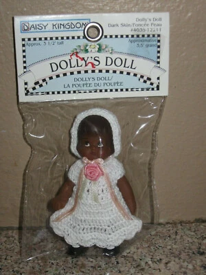 РЕДКАЯ Daisy Kingdom темная кожа - кукла Долли - новый - вязаное платье - африканский  - Изображение 1 из 3