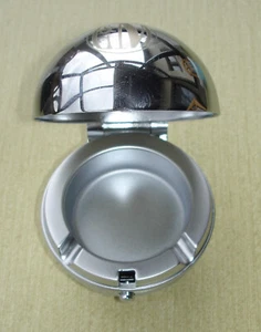 L+M Aschenbecher Kugelascher aufklappbar 8 cm klar Werbung L und M NEU - Bild 1 von 2