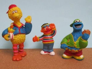 FIGURA DE PVC SESAME STREET HENSON DE COLECCIÓN Sombrero Escolar lote GALLETA MONSTRUO BIG BIRD ERNIE - Imagen 1 de 1