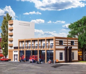 HO Scale Buildings - 43759 - H0 City fire station, five track - Kit - Picture 1 of 3