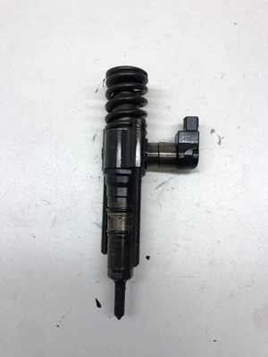 Volkswagen PASSAT B6 2008 fuel injector 03G130073S 103kW DRA80673 — 第 1/2 张图片