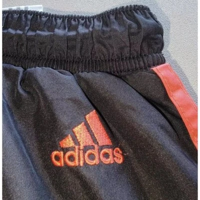 Pantalones de chándal Adidas para hombre grandes Y2K pierna recta rayas rojas logotipo negro de colección Foto 1 de 4