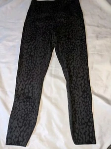 Varley Leggings Animal Print Size Small Side Pockets Reflective Details - Picture 1 of 21