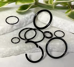 Anello segmento cerniera PVD 10pk nero cerchi clicker all'ingrosso elica daith cartilagine - Foto 1 di 4