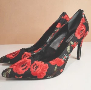 Charles David Floral Heels Sz 8 Red & Black Embroidered Pumps -Vero Cuoio EUC - Picture 1 of 12