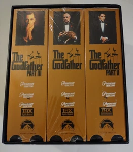 DER PATE VHS Videokassette Trilogie Box Set FABRIKVERSIEGELT Paramount Wasserzeichen - Bild 1 von 12