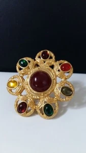 CHANEL gold tone round Brooch with Cabochons, 1995 - Picture 1 of 8