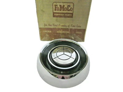 NOS  60 Ford Fairlane Sedan & Ranch Wagon Horn Blowing Button C0AF-18A805-A Foto 1 de 4