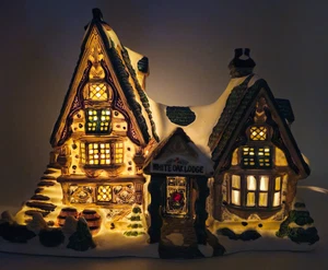 Carole Towne White Oak Lodge Lighted House 2003 Christmas Village Building - Picture 1 of 23