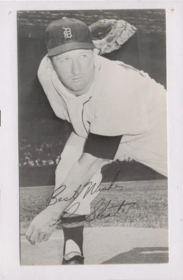 1957 Graphic Arts Baseball Postcard Lou Sleator Detroit Tigers BEST WISHES Auto - Image 1 of 2
