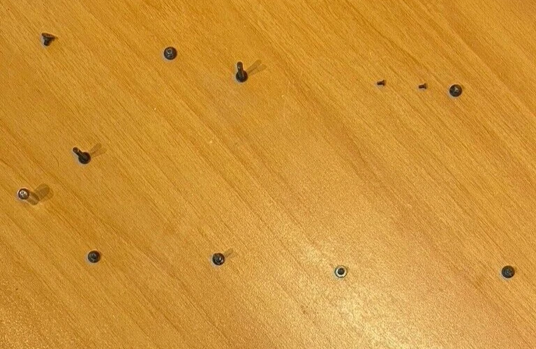 Schrauben für Logic Board iMac 27" 2015 A1419 - Bild 1 von 1