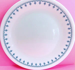 (LOT OF 2) Vintage Corelle by Corning Snowflake Blue Dinner Plates 10.25" Wide - Picture 1 of 3