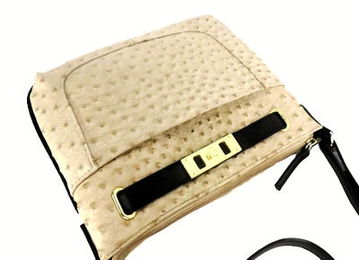 全新 DIRECTION 米色 鸵鸟印花 人造皮革 斜挎包 单肩包 手提包 — 第 1/4 张图片