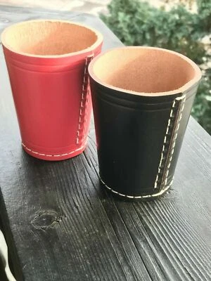 WEIBLE Würfelbecher Leder - aus Leder in Schwarz und Pink, Rosa oder Braun