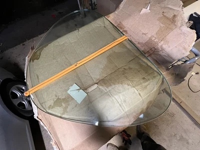 Mesa de vidrio ovalado Tri Foto 1 de 4