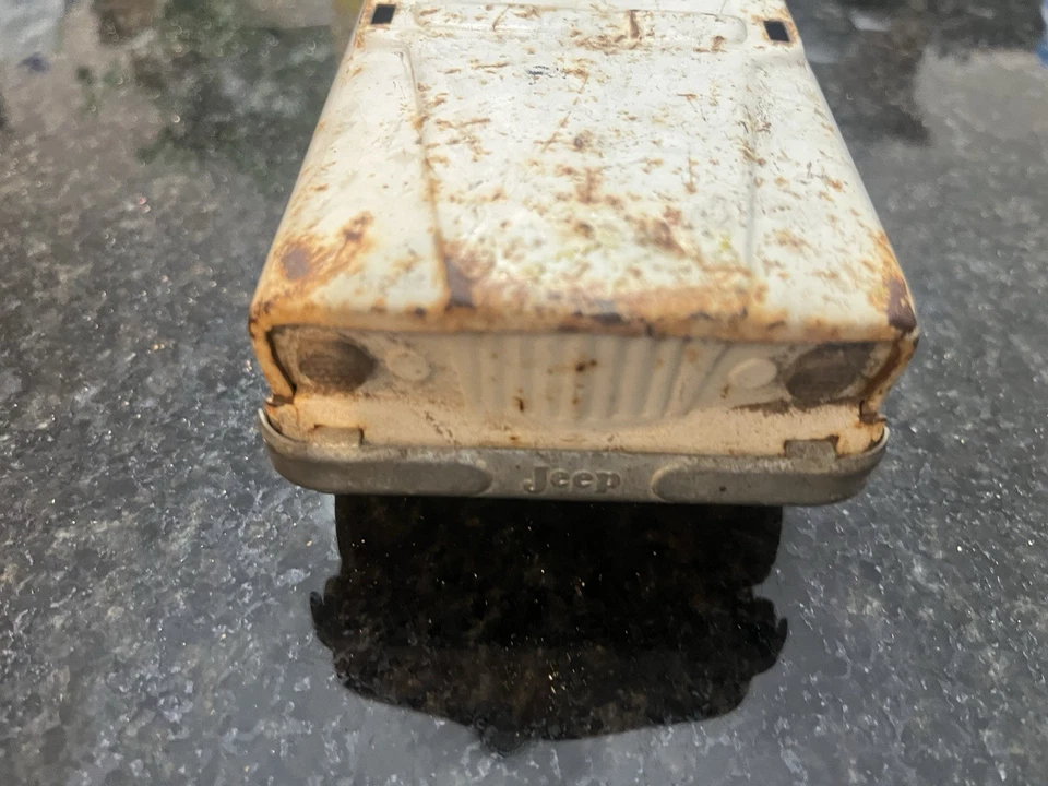 Camioneta grúa Jeep Tonka de colección Foto 1 de 4