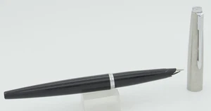 Parker 45 Black w/Stainless Cap & Chrome Trim Fountain Pen -Fine Nib -USA -1970s - Picture 1 of 6
