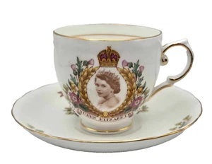 Tazza da tè e piattino Regina Elisabetta Incoronazione 1953 Osso toscano Cina rose - Foto 1 di 18