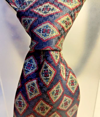 Corbata de Seda John Ashford Azul Marino Oro Rojo Geométrico Patrón Diamante 57" Largo 3.75" Foto 1 de 4