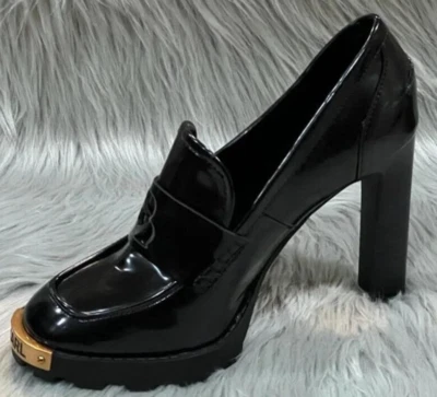 Zapatos para mujer Karl Lagerfeld Paris Virna negros de tacón alto charol imitación cuero Foto 1 de 4