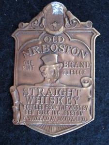 VINTAGE METAL ADVERTISING LABEL - 'OLD MR. BOSTON' STRAIGHT WHISKEY - 1 PINT - Picture 1 of 2