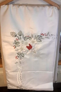 Christmas Embroidered Poinsettia/Candle Tablecloth W/Napkins (8) NICE 85 x 69 - Picture 1 of 9