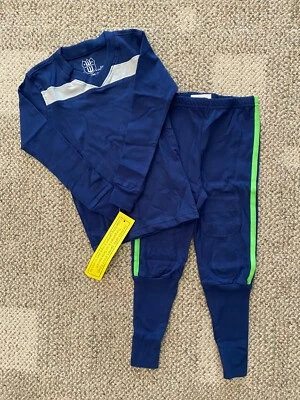 Conjunto de pijama de fútbol americano de algodón orgánico de 2 piezas Wes and Willy para niños azul marino/verde talla 3 Foto 1 de 4