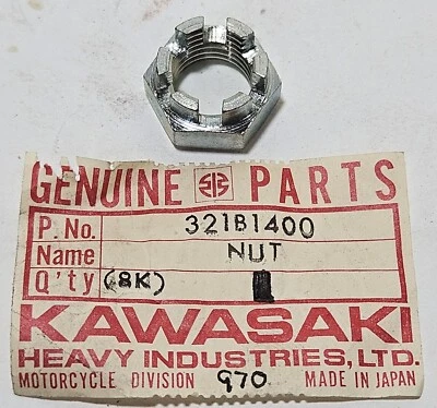 Nuevo de Lote Antiguo Original Kawasaki 250 F4 Sidewinder Eje de Fábrica Castillo Tuerca OEM 321B1400 NUEVO Foto 1 de 2