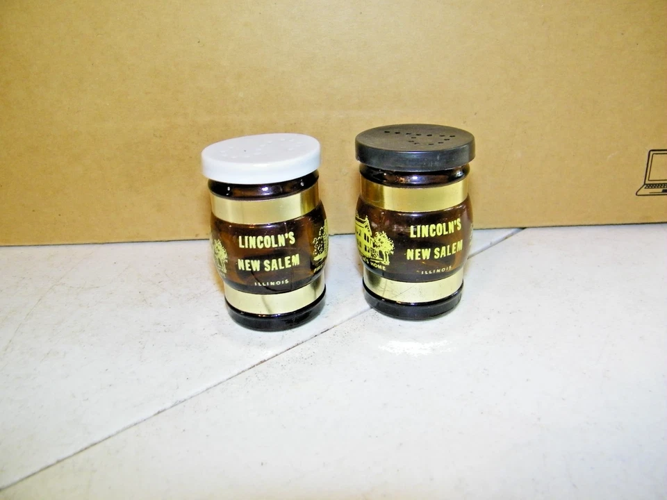 Taza de barril de sal y pimienta vintage Lincoln's nueva Salem Lincoln's Home Foto 1 de 4