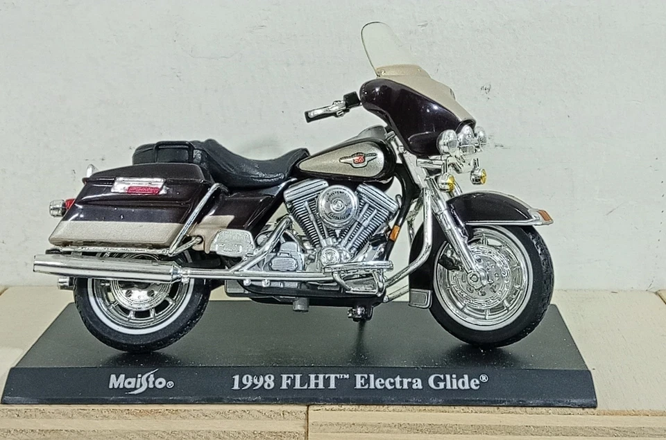 I125680 MAISTO 1/18 - Harley Davidson 1998 FLHT Electra Glide - Immagine 1 di 4
