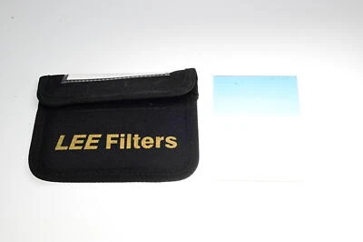 LEE Filters 84 x 120mm Soft-Edge Graduated Sky Blue Filter P-SBG #G947 - Image 1 of 4