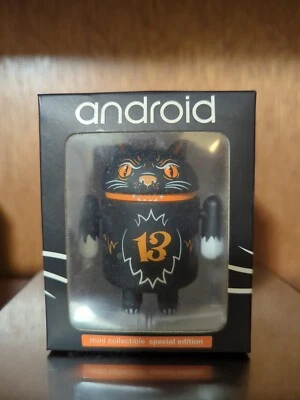 NUEVO Lucky Lucy Android Mini Coleccionable Nuevo en Caja - Nunca abierto, listo para coleccionista Foto 1 de 4