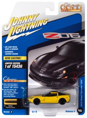 Chevy Corvette Z06 2012 Johnny Lightning *Classic Gold 4B* amarillo *NUEVO EN PAQUETE* Foto 1 de 2