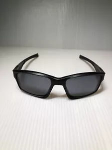 MINT-Mens Oakley Sunglasses Matte Black/Grey Polarized Lenses Chainlink - Picture 1 of 9
