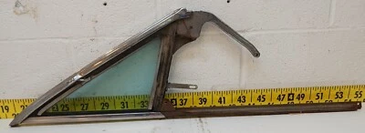 OEM RH. Side Vent Window 1963-64 Chevrolet Impala/Buick/Pontiac/Cadillac (VG82) - Image 1 of 4