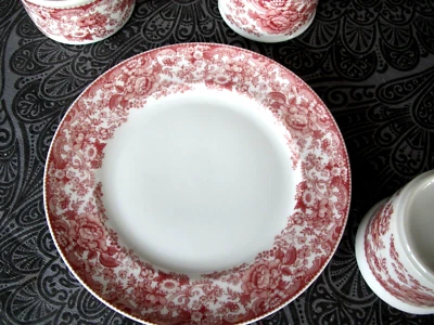 Tettau 1 x  Kuchenteller zu Kaffeeservice weiß mit  roten Blumen  Ø  20 cm - Bild 1 von 3