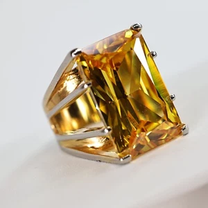 Atemberaubender Vintage goldfarbener Ring mit Brillant simuliertem Citrin Stein Größe 6 - Bild 1 von 16