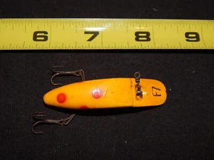 Helin's Flatfish F7 Yellow Spot 2 Gang Hooking Vintage Fly Fishing Lure - Picture 1 of 3