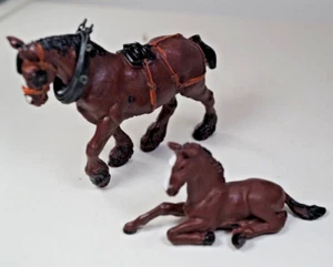 Britains Heavy Shire Cart Horse & Foal Figures 1:32 scale toys 1970 - Picture 1 of 11