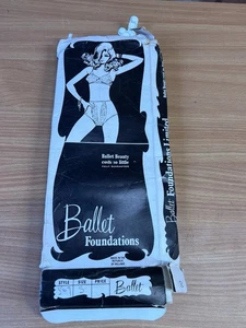 Vintage Ballet Foundations Size Smal Open Botton 4 Garter Clip Girdle NEW - Picture 1 of 5