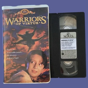 Warriors of Virtue (VHS, 1997, Clamshell Case) Free Shipping! - Foto 1 di 1