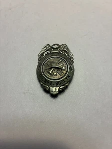 EARLY FIRE COMPANY BADGE PINBACK - Picture 1 of 4