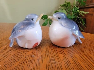 Pair VTG Baby Robin Porcelain Figurine Salt Pepper Shakers Bing Grondahl Bird - Picture 1 of 10
