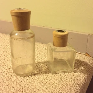 IKEA Diffuser Clear Glass 2 Bottles, Square Aroma Therapy Sticks Stylish Bottle - Picture 1 of 3